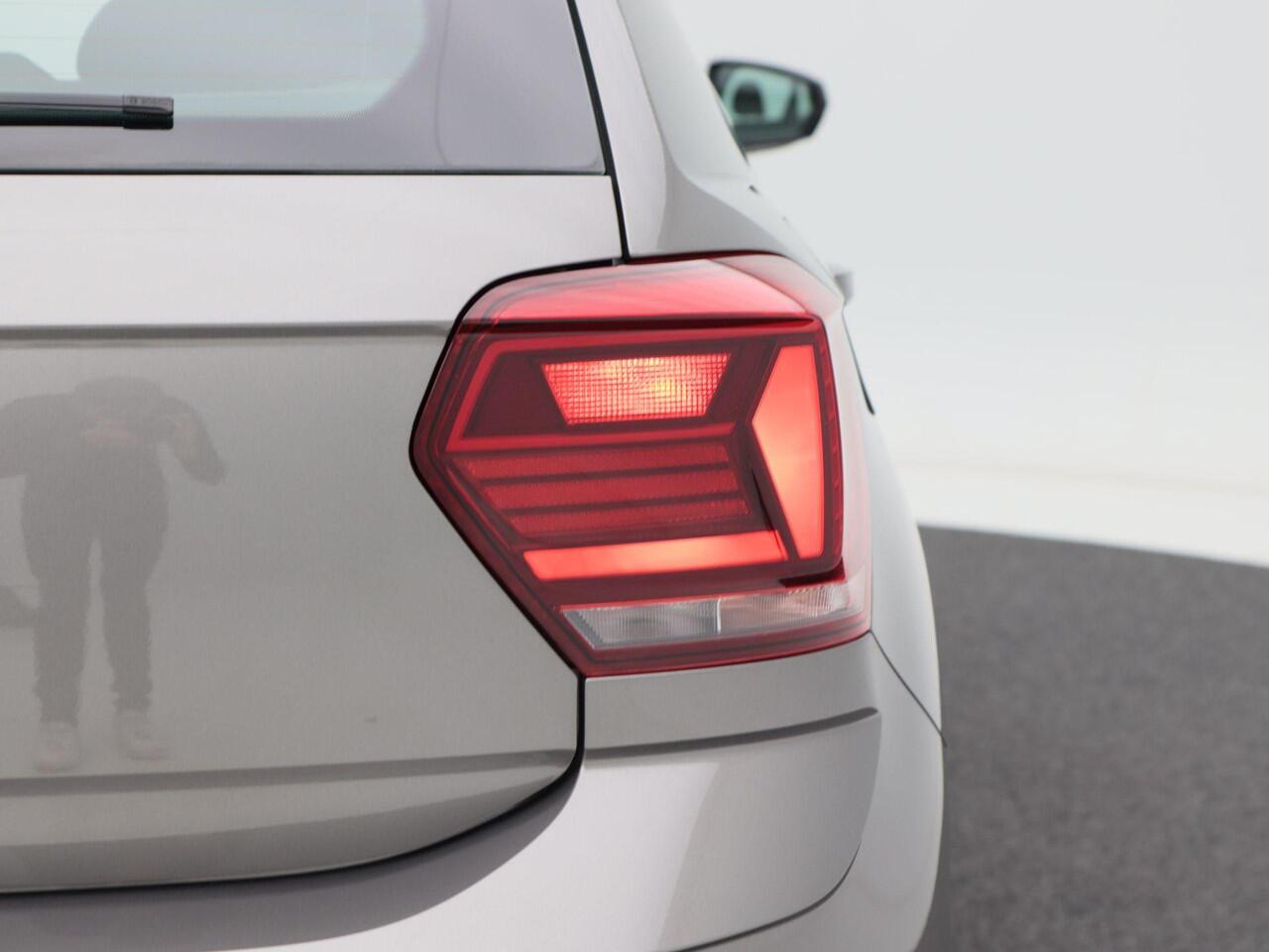 Volkswagen POLO 1.0 TSi Highline | Climatronic | Adaptive Cruise | LED Dagrijverlichting | Sportstoelen | 16 Inch | 25.309 Km!!