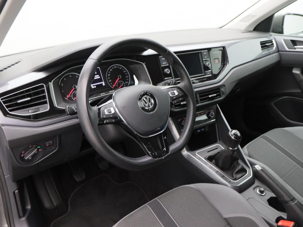 Volkswagen POLO 1.0 TSi Highline | Climatronic | Adaptive Cruise | LED Dagrijverlichting | Sportstoelen | 16 Inch | 25.309 Km!!
