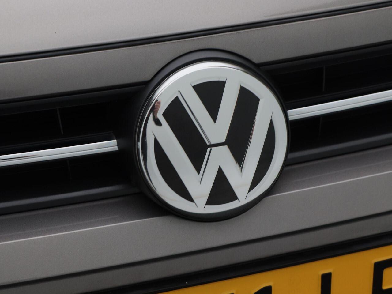 Volkswagen POLO 1.0 TSi Highline | Climatronic | Adaptive Cruise | LED Dagrijverlichting | Sportstoelen | 16 Inch | 25.309 Km!!