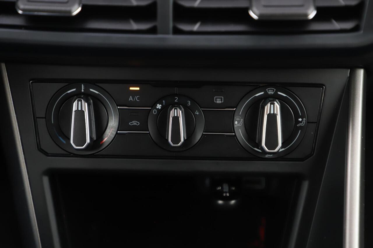 Volkswagen POLO 1.0 TSI Comfortline 95PK NAP! 15 inch LMV Navigatie Carplay Android Airco Adaptive Cruise Control