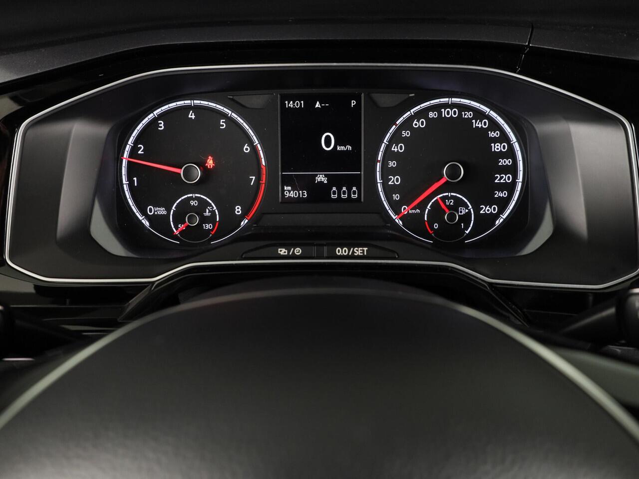 Volkswagen POLO 1.0 TSI Highline 95 pk Automaat (DSG) | Navigatie | Parkeersensoren | Autom. airco | Adaptieve cruise control | Apple Carplay/Android Auto |