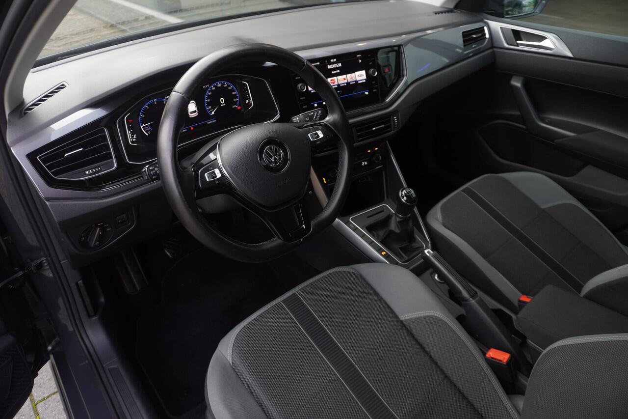 Volkswagen POLO 1.0 TSI 85kW Highline | Carplay | Navi | Cruise | Parkeerhulp | Stoelverw | Trekhaak