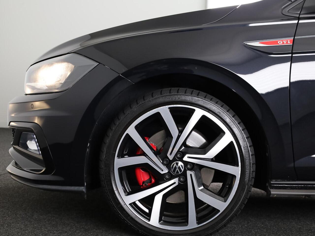 Volkswagen POLO 2.0 TSI GTI 200PK DSG | Digitaal dashboard | Navigatie | Parkeersensoren voor + achter | 18"LM velgen |