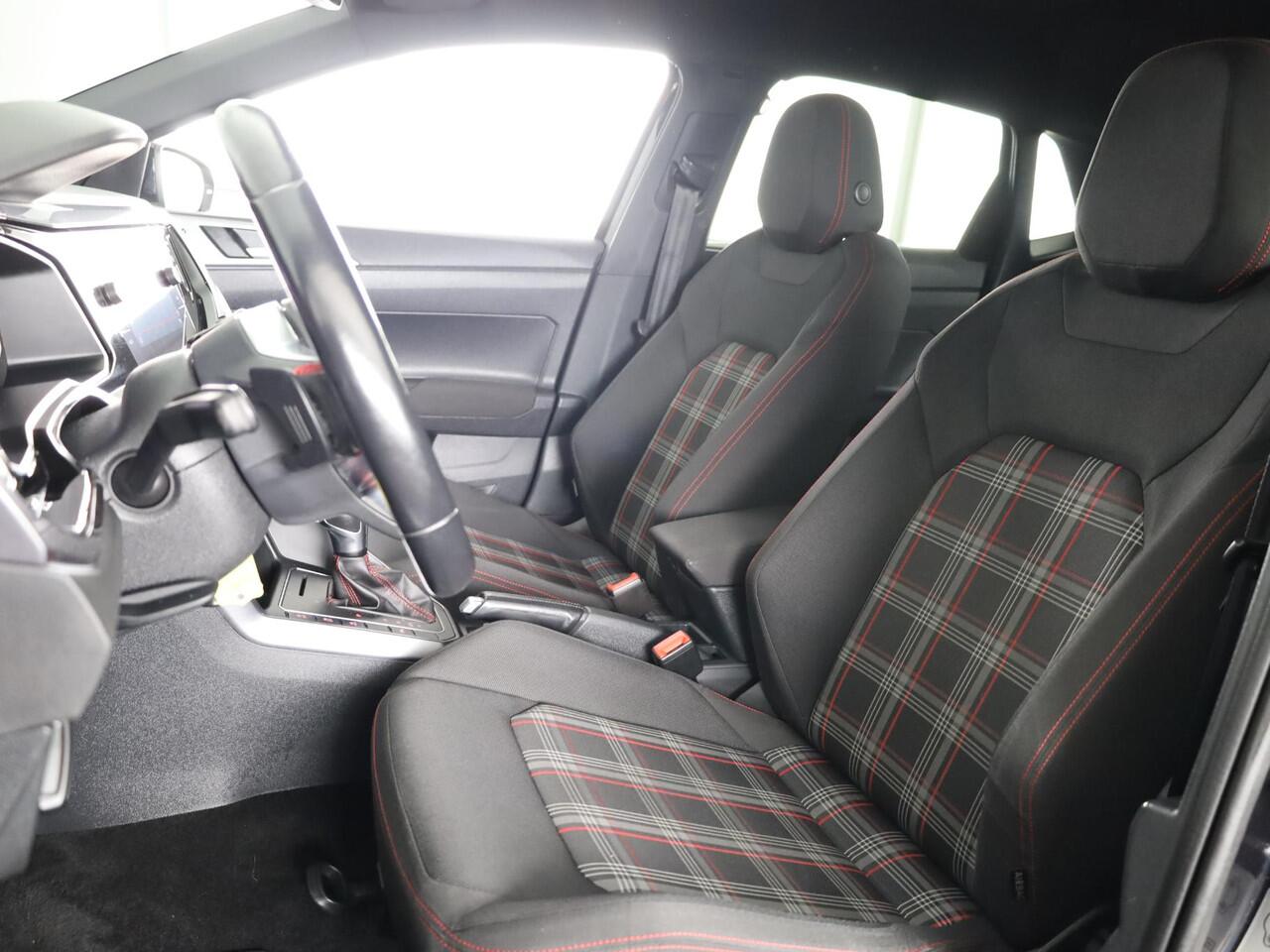 Volkswagen POLO 2.0 TSI GTI 200PK DSG | Digitaal dashboard | Navigatie | Parkeersensoren voor + achter | 18"LM velgen |