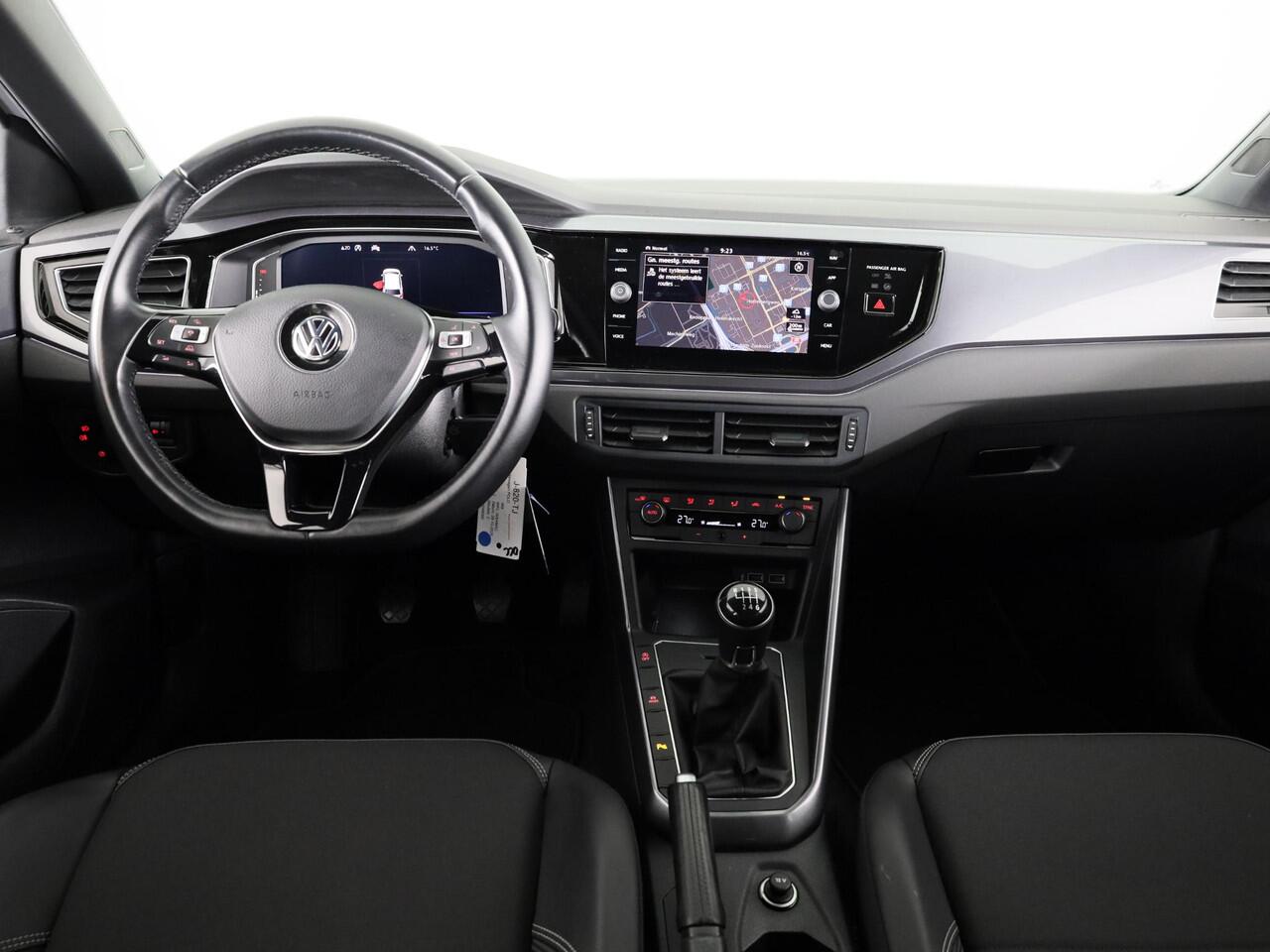 Volkswagen POLO 1.0 TSI Highline 116 pk | Navigatie | Parkeersensoren | Achteruitrijcamera | Adaptieve cruise control | Voll. digitaal instrumentenpaneel |