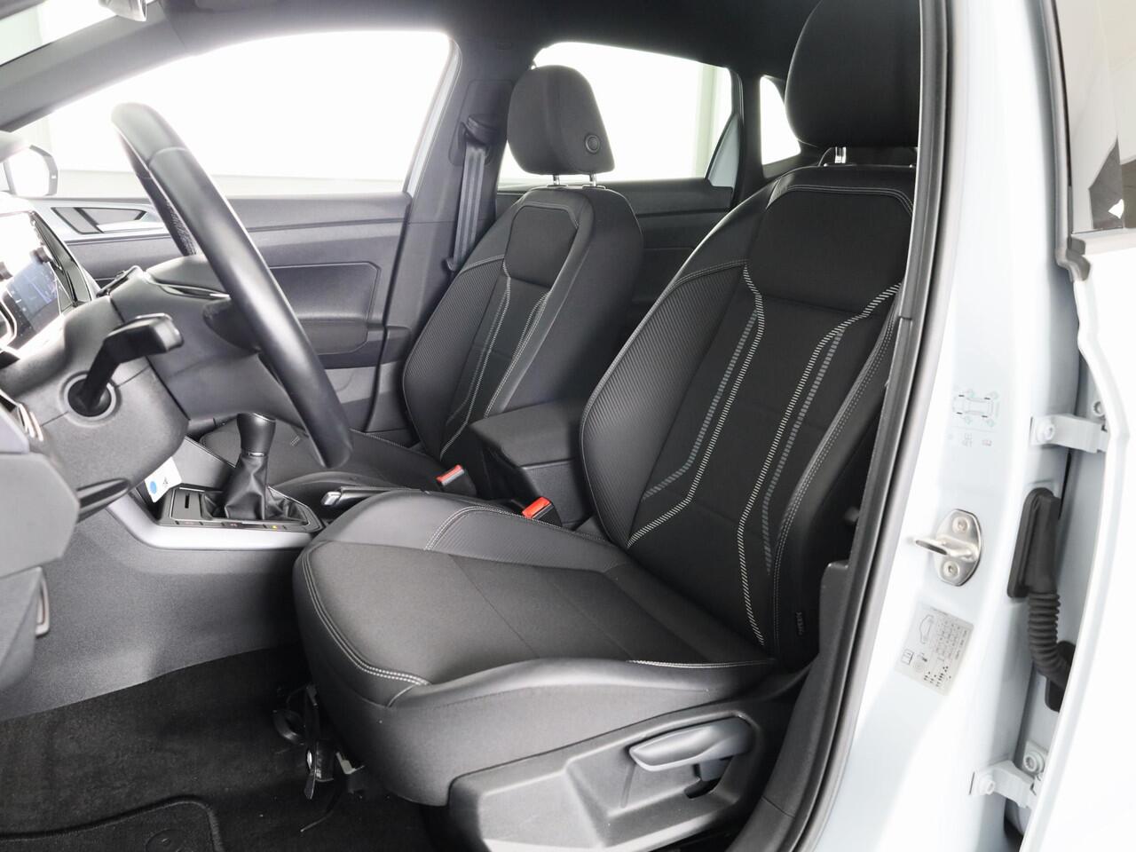 Volkswagen POLO 1.0 TSI Highline 116 pk | Navigatie | Parkeersensoren | Achteruitrijcamera | Adaptieve cruise control | Voll. digitaal instrumentenpaneel |