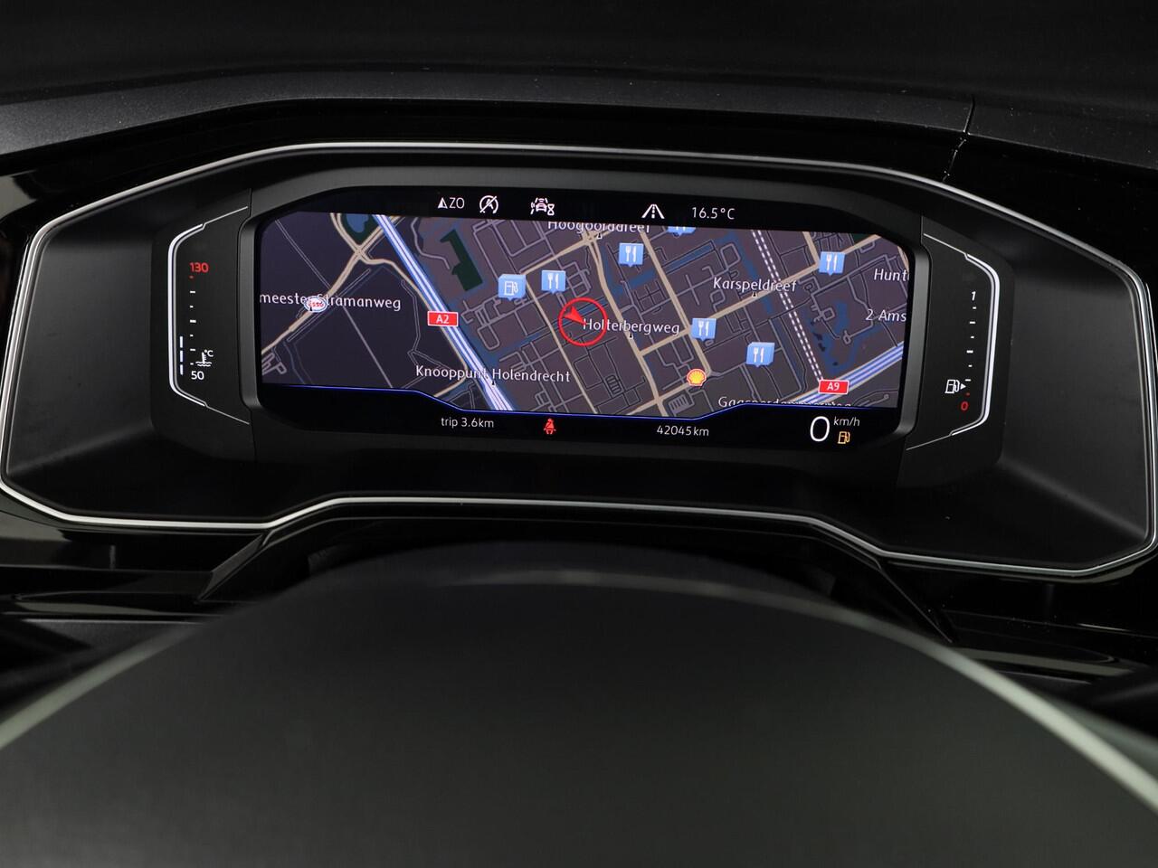 Volkswagen POLO 1.0 TSI Highline 116 pk | Navigatie | Parkeersensoren | Achteruitrijcamera | Adaptieve cruise control | Voll. digitaal instrumentenpaneel |