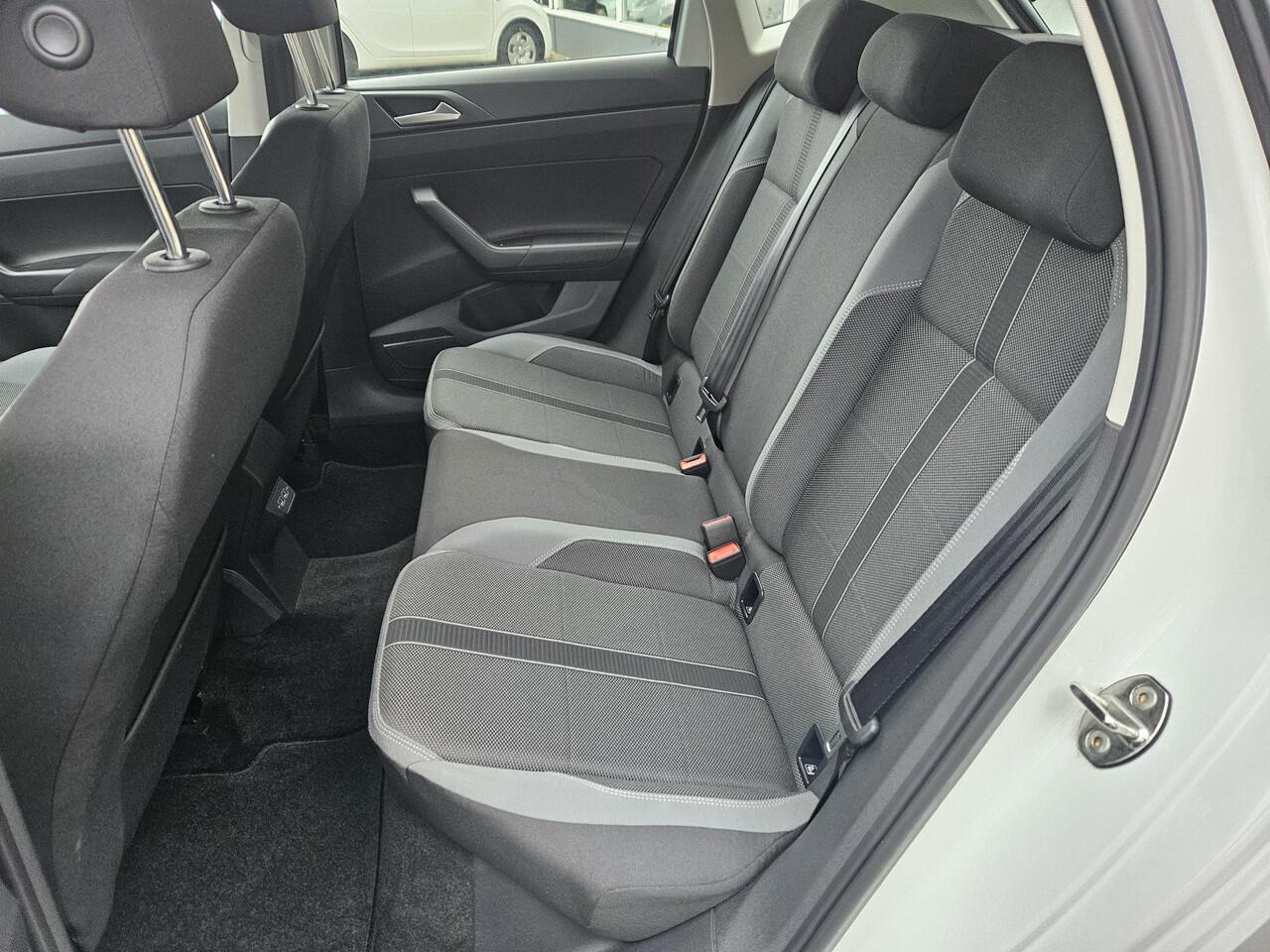 Volkswagen POLO 1.0 TSI Highline Automaat / Airco clima/ Navigatie/ Apple carplay/ Cruise/ LED/ LMV