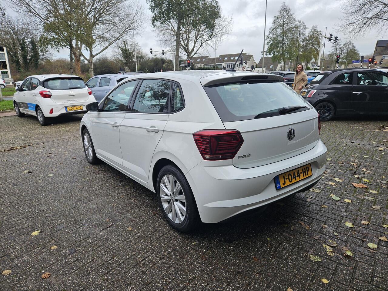 Volkswagen POLO 1.0 TSI Highline Automaat / Airco clima/ Navigatie/ Apple carplay/ Cruise/ LED/ LMV