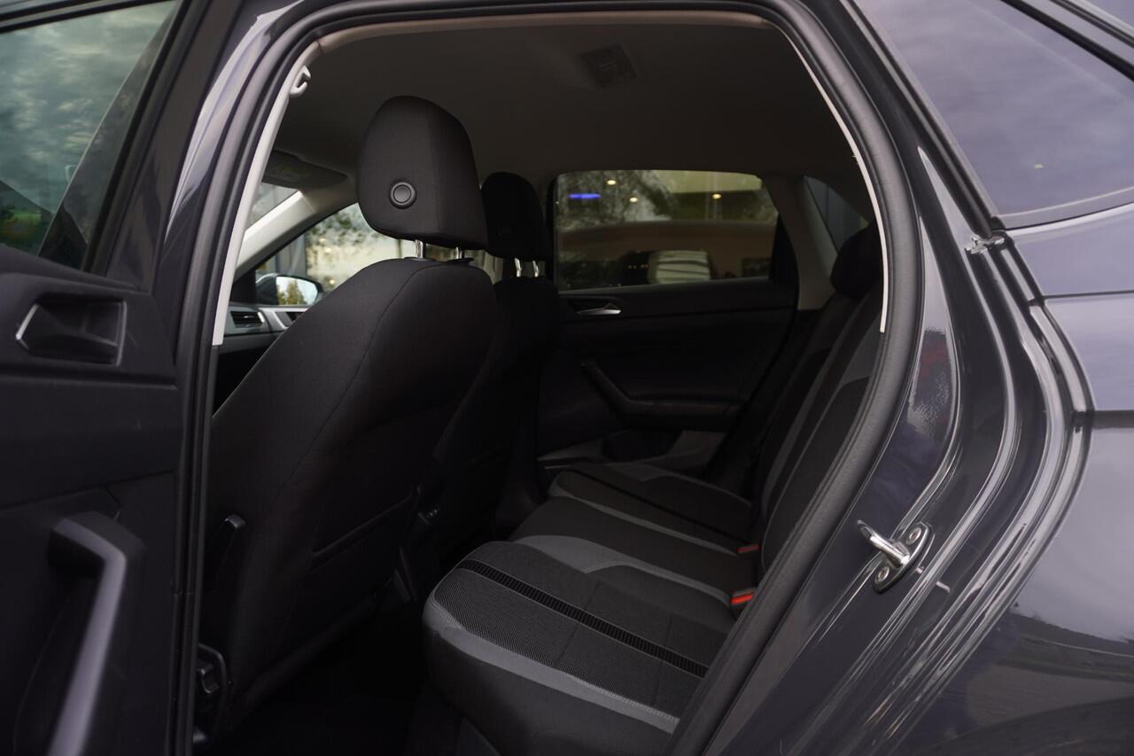 Volkswagen POLO 1.0 TSI Highline Business R | CARPLAY | NAVI | CRUISE CTRL | PARKEERHULP | STOELVERW