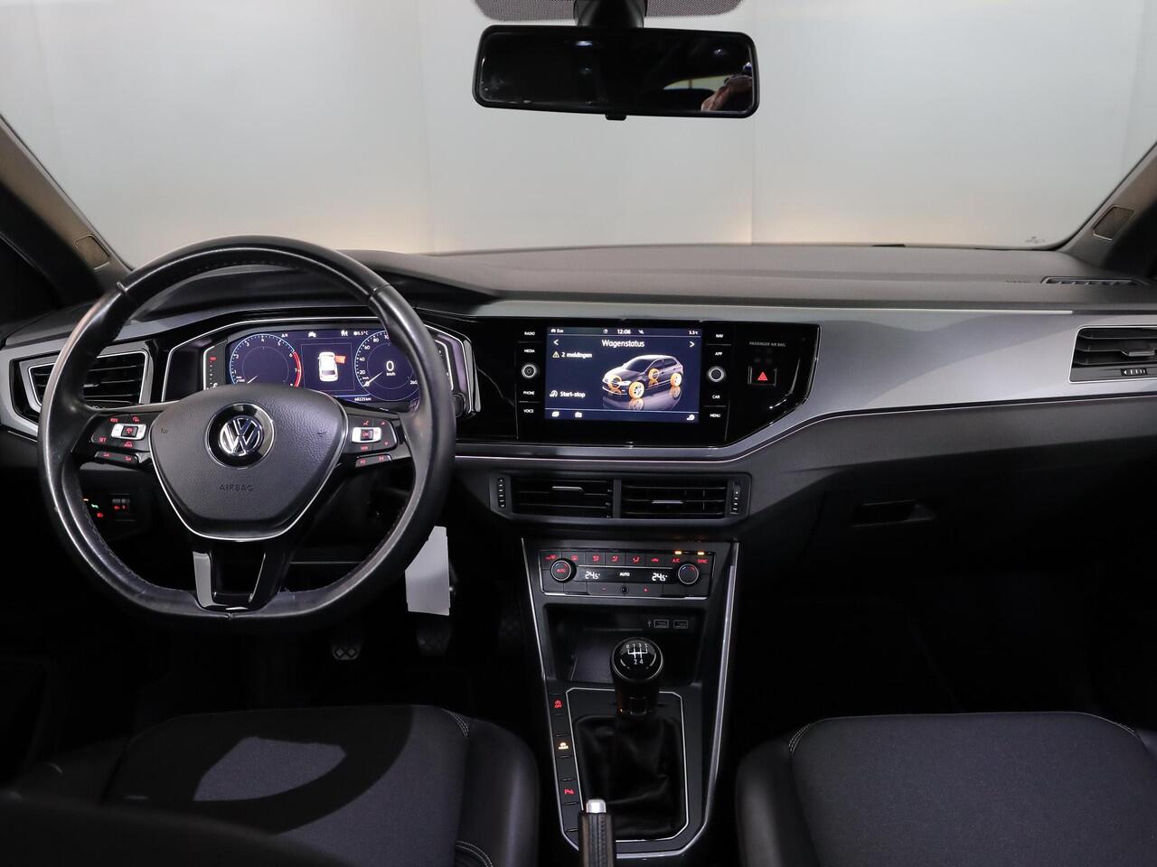 Volkswagen POLO 1.0 TSI Highline Business R 95 pk | Navigatie | Parkeersensoren | Autom. airco | Adaptieve cruise control | Voll. digitaal instrumentenpaneel |