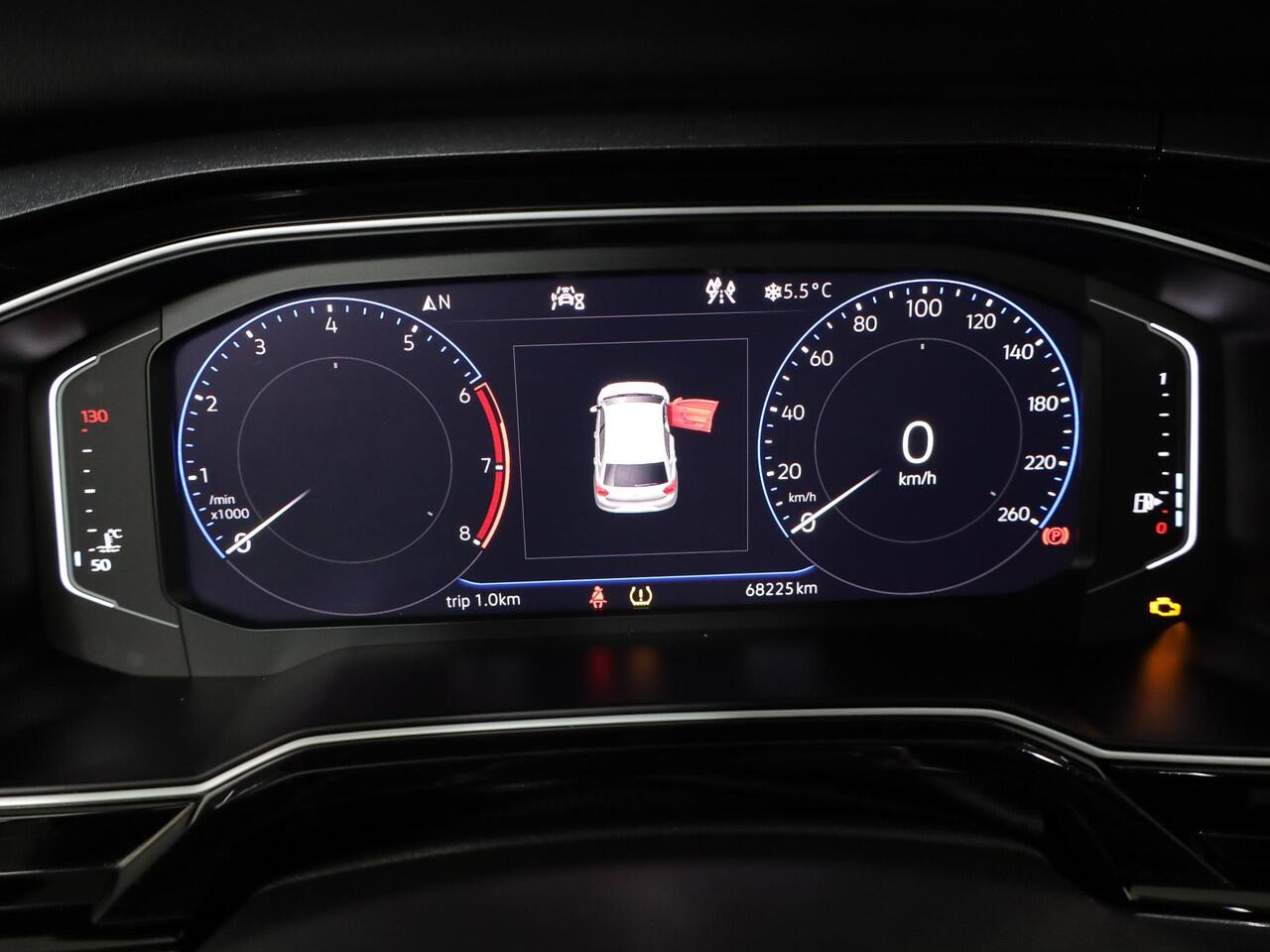 Volkswagen POLO 1.0 TSI Highline Business R 95 pk | Navigatie | Parkeersensoren | Autom. airco | Adaptieve cruise control | Voll. digitaal instrumentenpaneel |