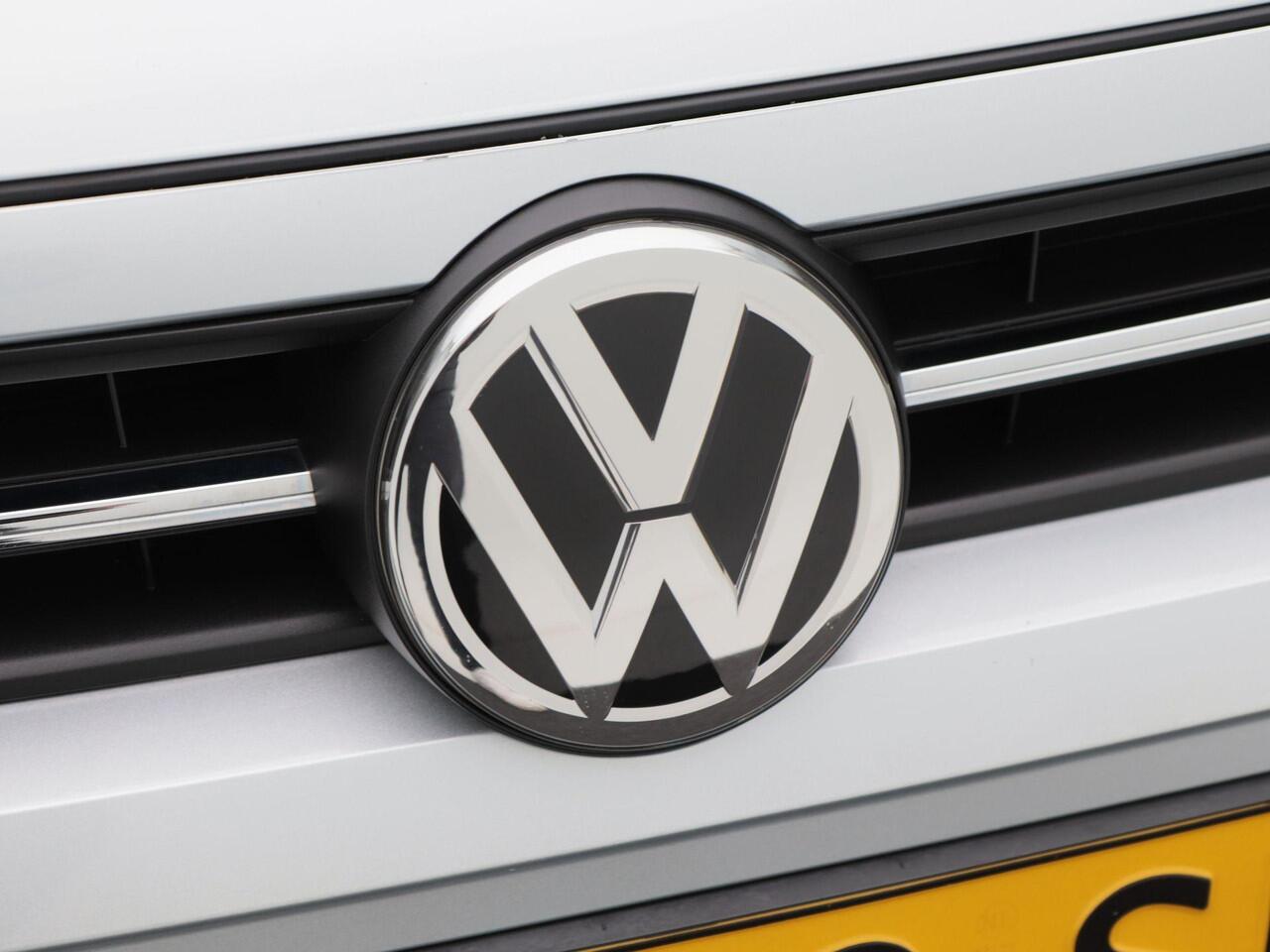 Volkswagen POLO 1.0 TSi Automaat Highline | Panoramadak | Adaptive Cruise | Climate Control | Parkeersensoren | Trekhaak | Carplay | 16 Inch | 69.834 Km!!