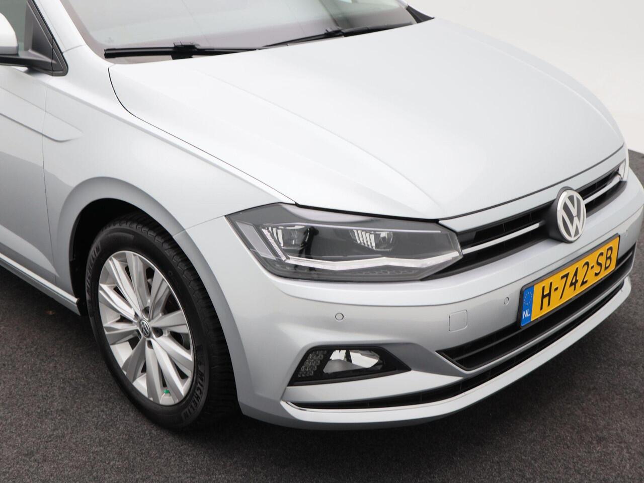 Volkswagen POLO 1.0 TSi Automaat Highline | Panoramadak | Adaptive Cruise | Climate Control | Parkeersensoren | Trekhaak | Carplay | 16 Inch | 69.834 Km!!