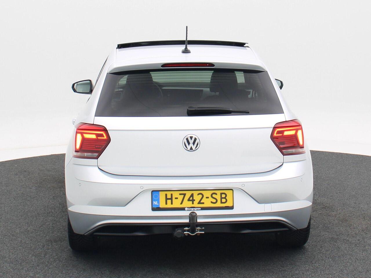 Volkswagen POLO 1.0 TSi Automaat Highline | Panoramadak | Adaptive Cruise | Climate Control | Parkeersensoren | Trekhaak | Carplay | 16 Inch | 69.834 Km!!