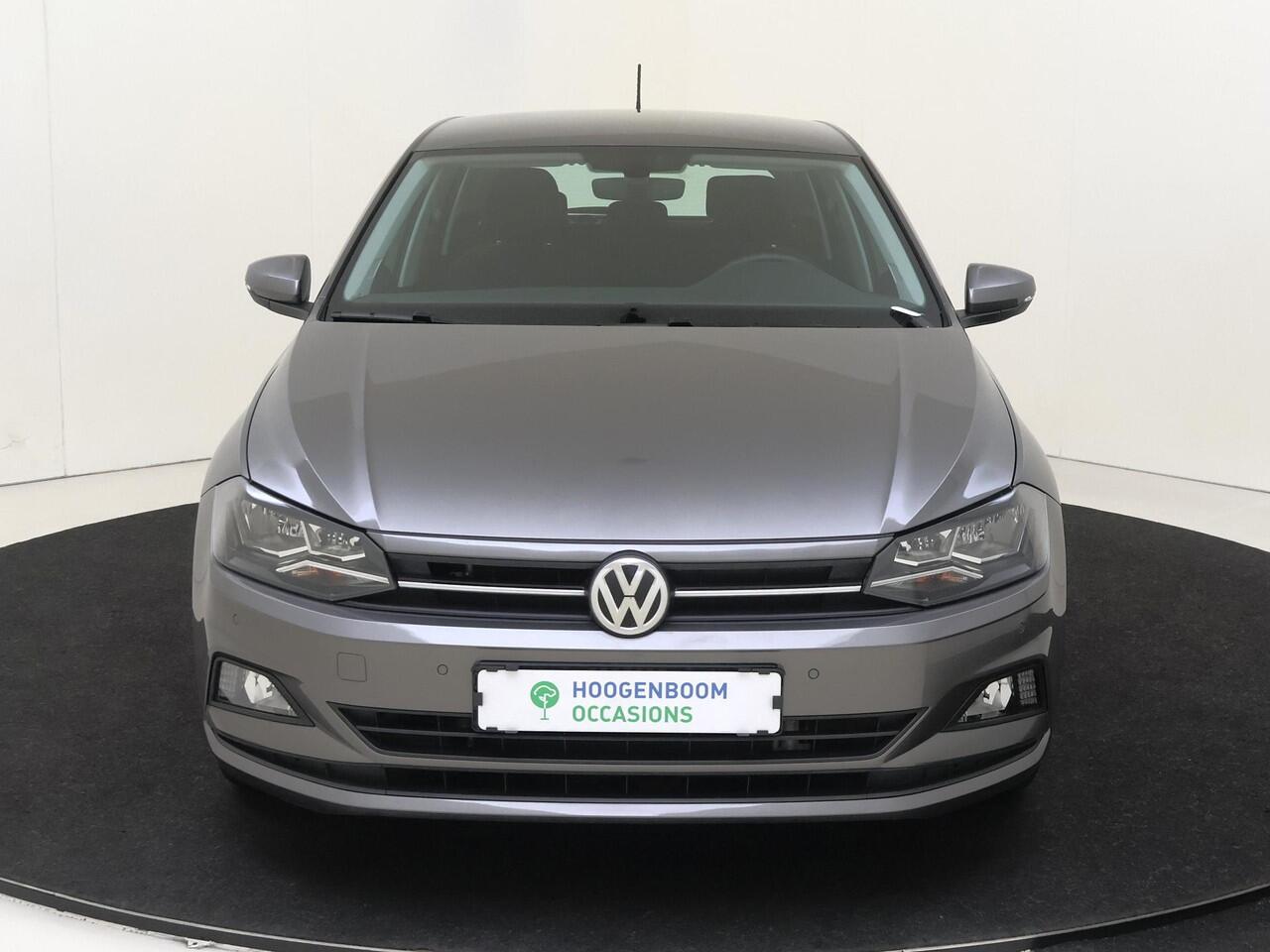 Volkswagen POLO 1.0 TSI Comfortline | Parkeersensoren | Cruise Control | CarPlay | Navigatie | Airco |