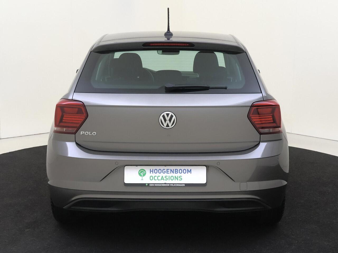 Volkswagen POLO 1.0 TSI Comfortline | Parkeersensoren | Cruise Control | CarPlay | Navigatie | Airco |