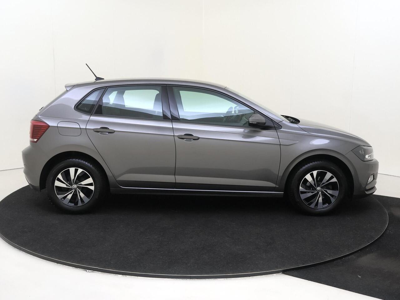 Volkswagen POLO 1.0 TSI Comfortline | Parkeersensoren | Cruise Control | CarPlay | Navigatie | Airco |