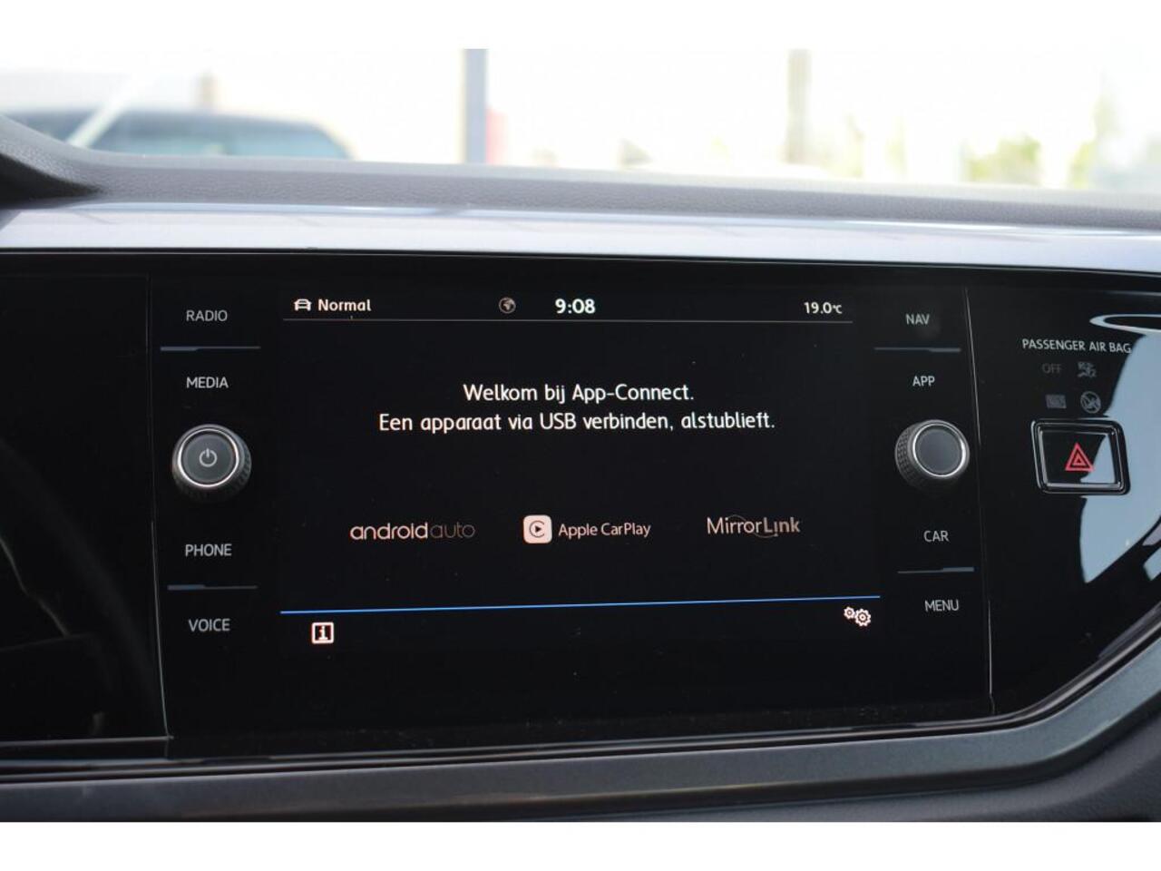 Volkswagen POLO 1.0 TSI Highline Business R | Apple CarPlay | Half Leer | Sportstoelen | Senoren