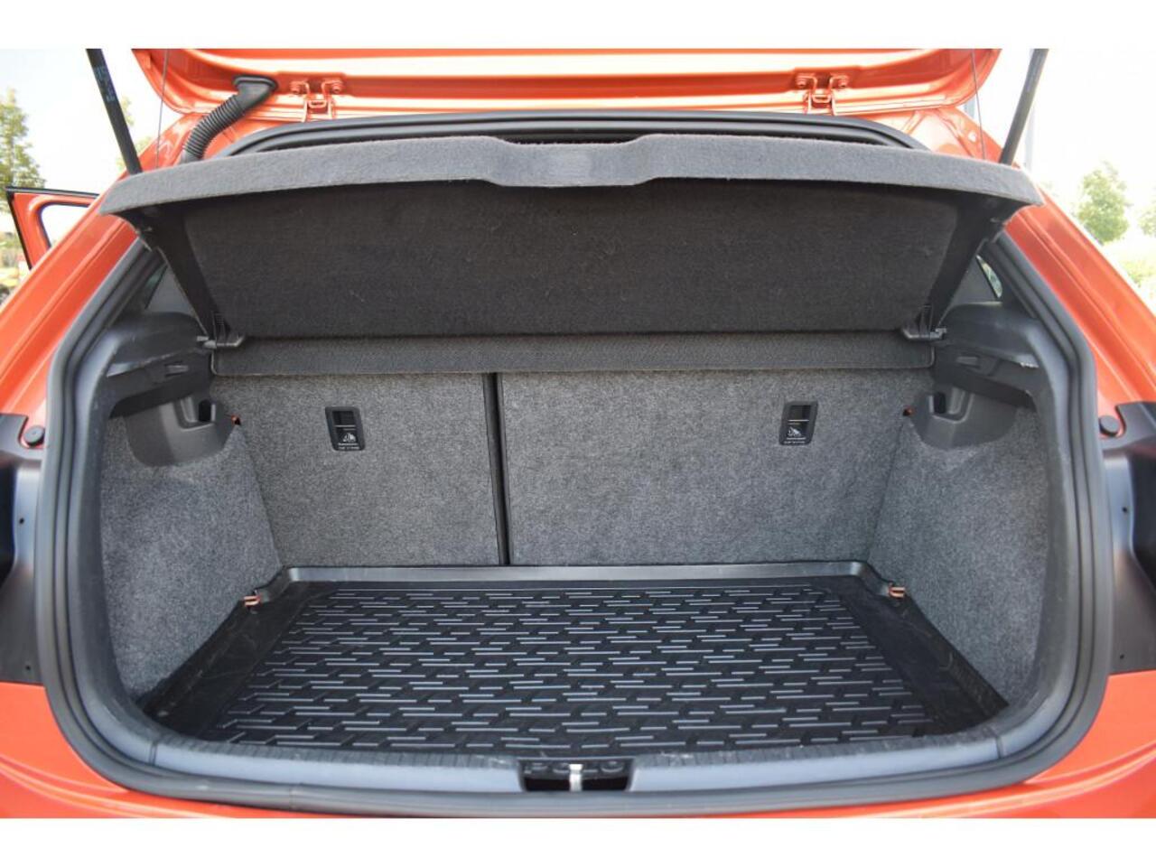 Volkswagen POLO 1.0 TSI Highline Business R | Apple CarPlay | Half Leer | Sportstoelen | Senoren