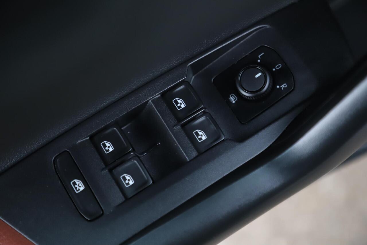 Volkswagen POLO 1.0 TSI Comfortline Bruin Leder Virtual Navigatie Carplay Android Adaptive Cruise LED