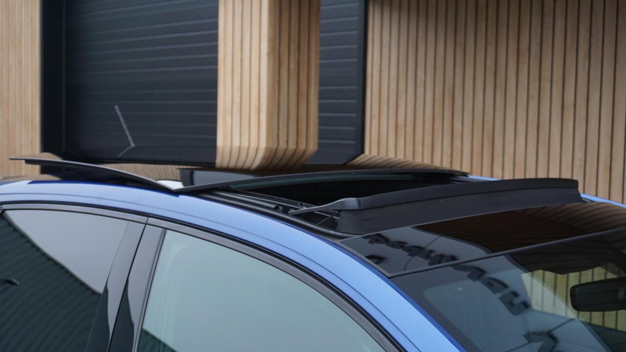 Volkswagen POLO 1.5 TSI 150pk DSG 5Drs 3x R-Line Pano.Dak Leder LED 17inch LM BEATS *NL Auto* 84492km!