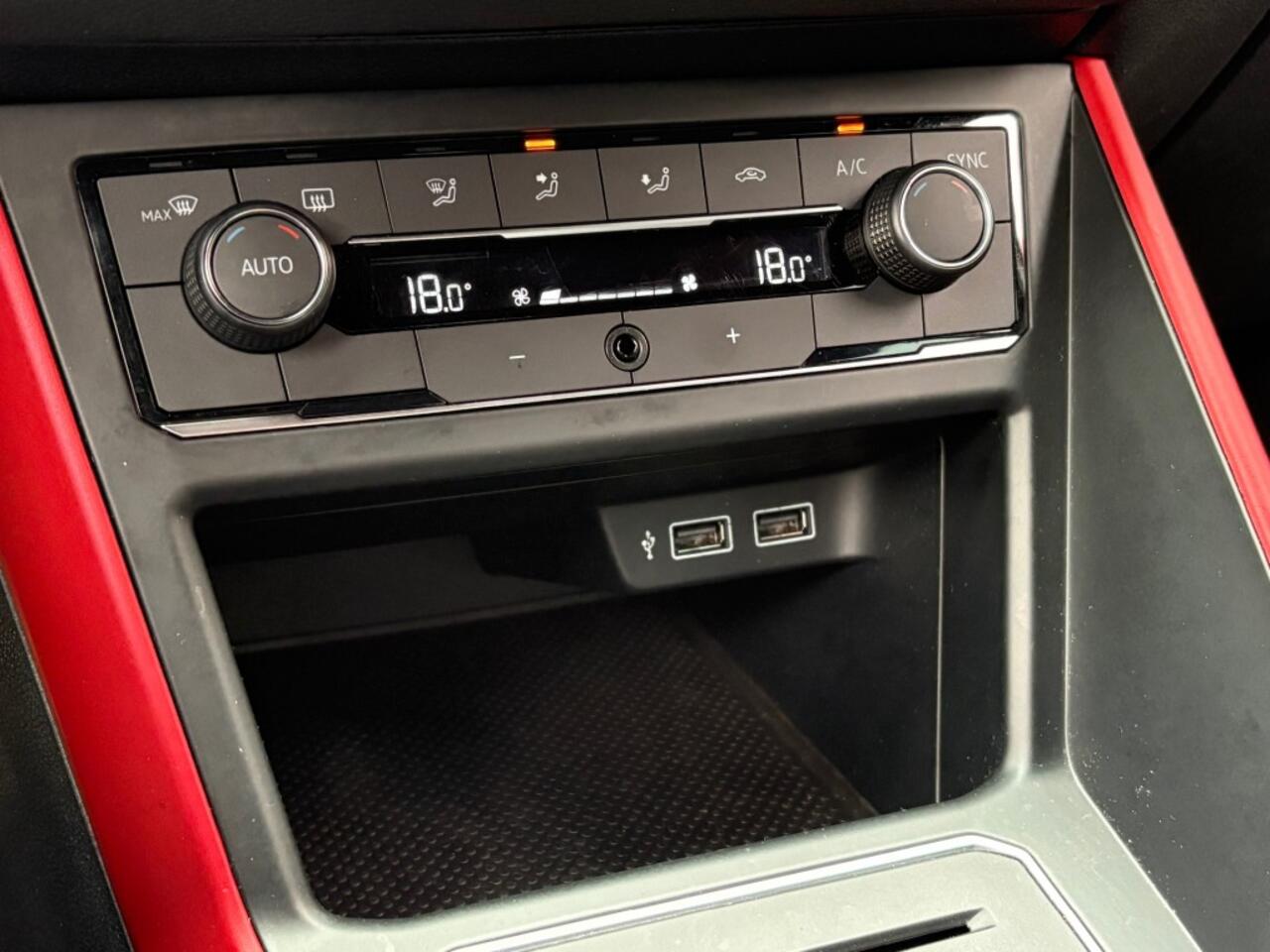 Volkswagen POLO 2.0 TSI AUT. GTI 200PK LED NAVI CAMERA DIGITALE-SCHERM LMV PDC