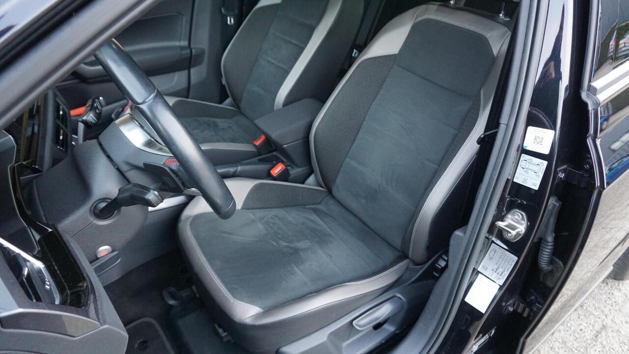 Volkswagen POLO GTI 2.0 TSI 200PK 5DRS DSG Pano.Dak Leder/Alcantara 18inch LM Keyless Virtual Beats Keyless *NL auto* 70341km!