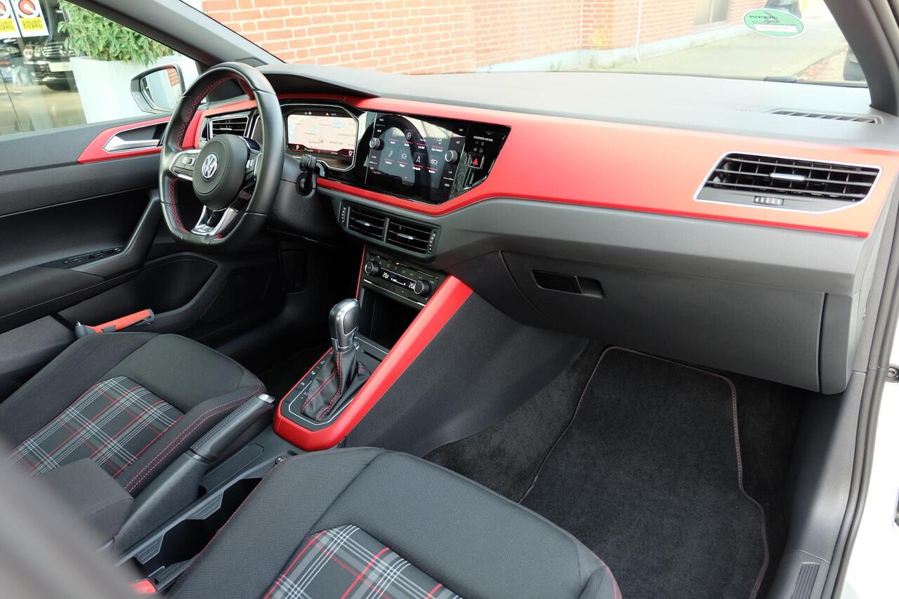 Volkswagen POLO 2.0 TSI GTI / Pano / Beats / Camera / CarPlay