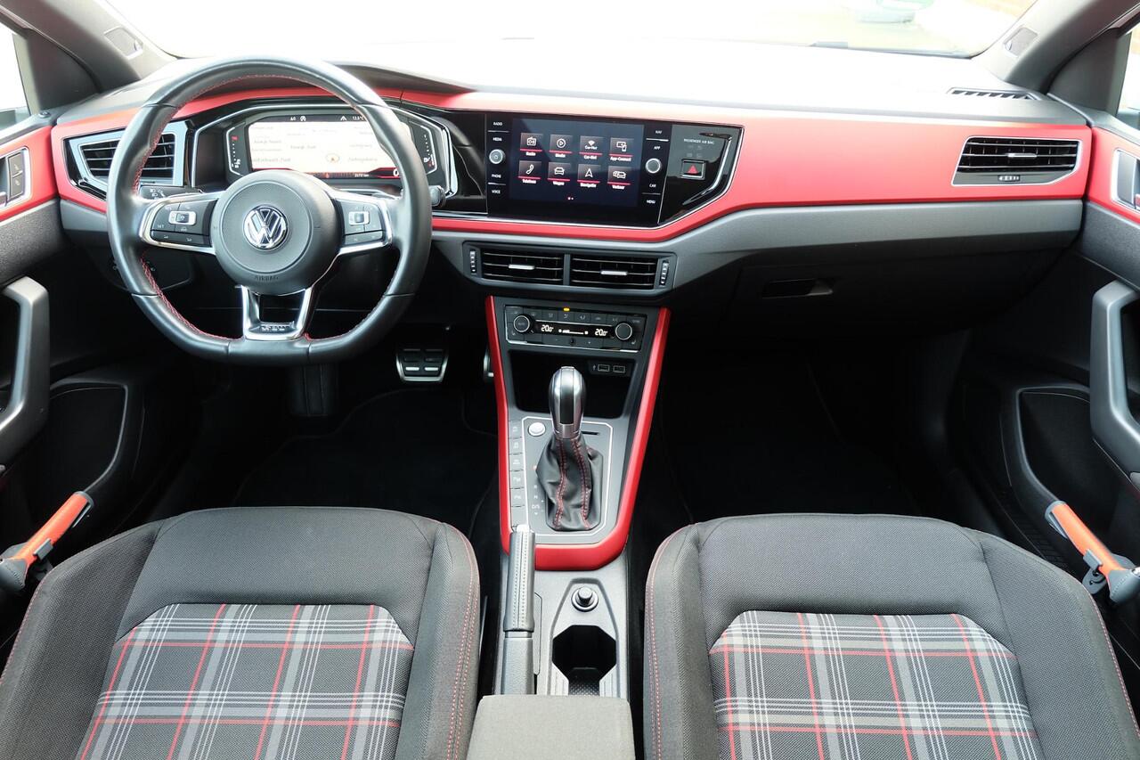 Volkswagen POLO 2.0 TSI GTI / Pano / Beats / Camera / CarPlay