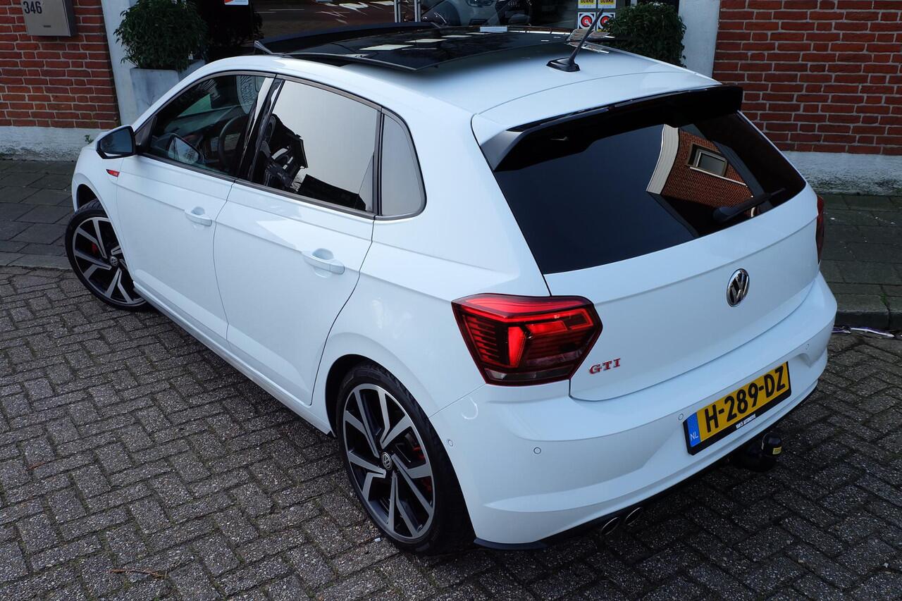 Volkswagen POLO 2.0 TSI GTI / Pano / Beats / Camera / CarPlay