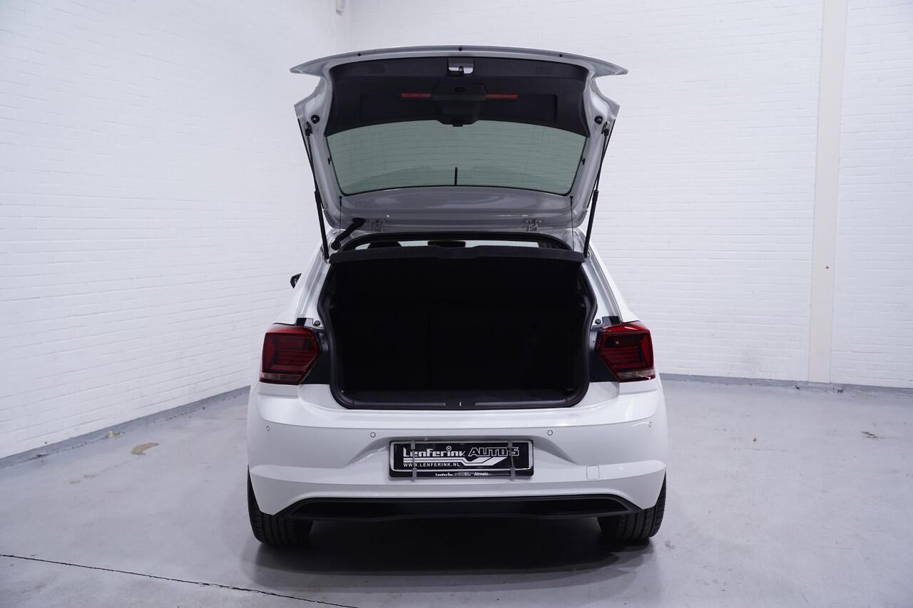Volkswagen POLO 1.0 TSI Comfortline Clima Stoelverwarming Apple Carplay PDC v+a Adaptive cruise Sportstoelen