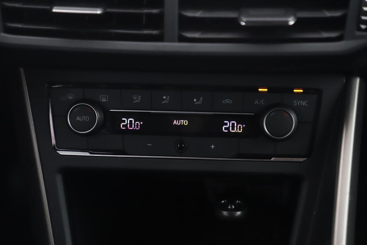 Volkswagen POLO 1.0 TSI Comfortline Business 95PK Navigatie Carplay Android Climate Control Adaptive Cruise 17 inch Pretoria Zwarte Velgen Parkeersensor