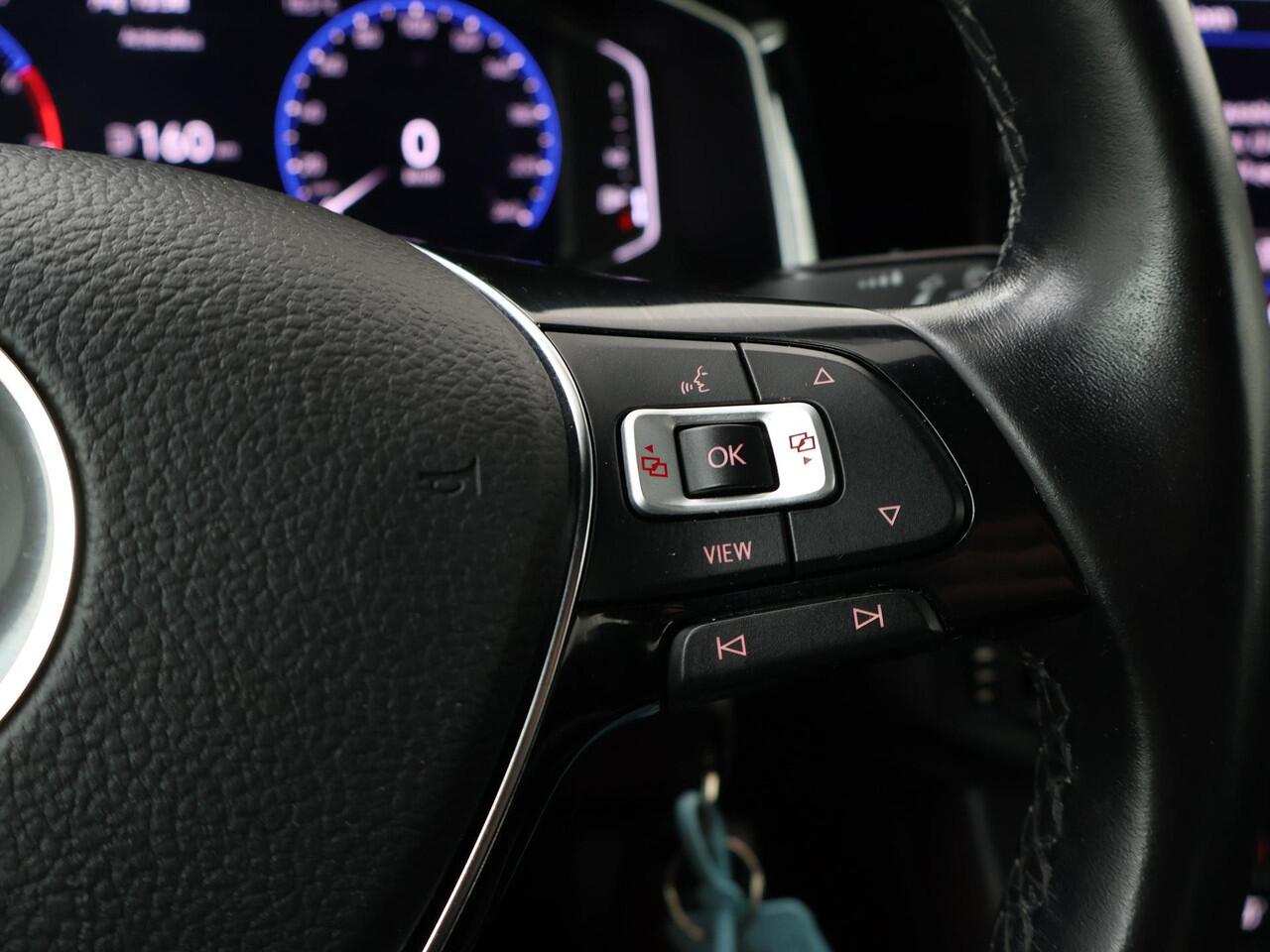 Volkswagen POLO 1.0 TSI Highline | 95 PK | Navigatiesysteem | Achteruitrijcamera | Apple Carplay/Android Auto | R-Line |