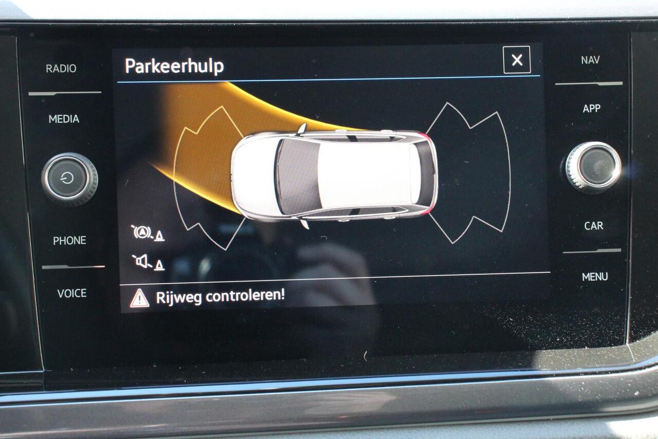 Volkswagen POLO 1.0 TSI 110pk Highline | Navigatie | Apple Carplay/Android Auto | Parkeersensoren | Adaptive cruise control | Stoelverwarming | Getinte ramen | Climatronic