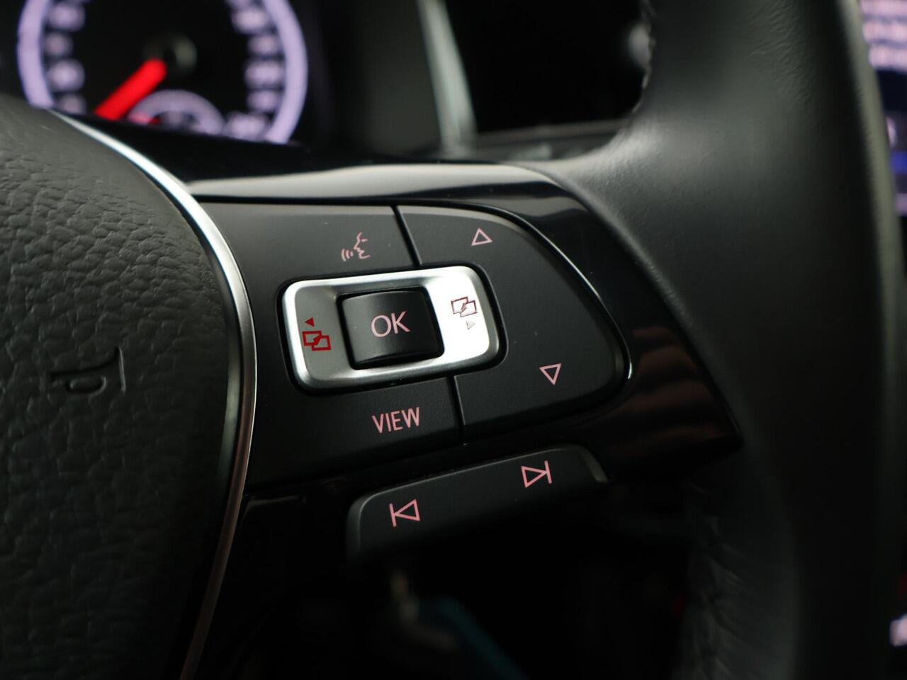 Volkswagen POLO 1.0 TSI Highline | 95 PK | Adaptive Cruise Control | Climate Control | NAVI | DAB | Aplle Carplay/Android Auto |