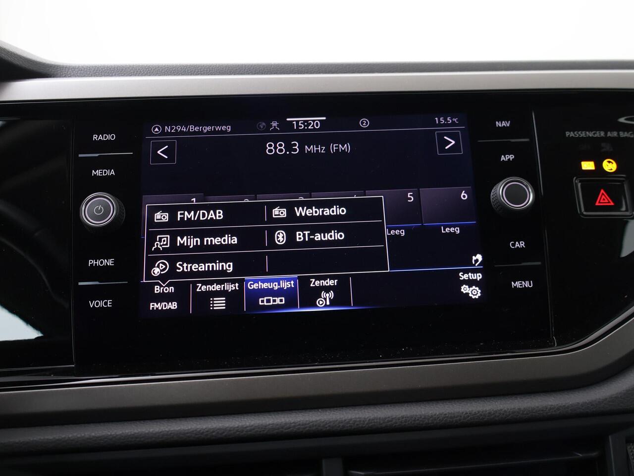 Volkswagen POLO 1.0 TSI R-Line Edition | 95 PK | Adaptive cruise control | Navigatiesysteem | Parkeersensoren | R-Line |