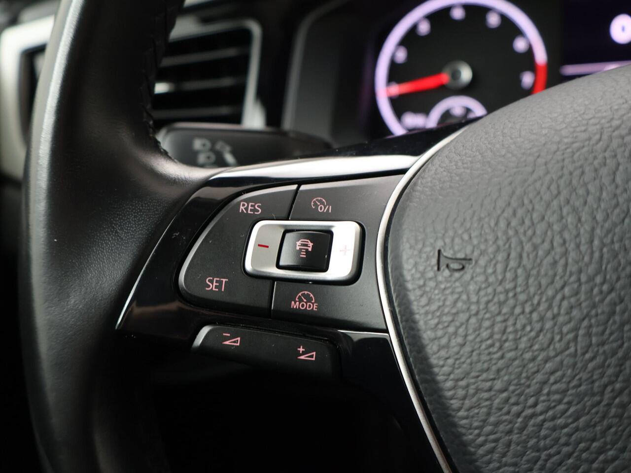 Volkswagen POLO 1.0 TSI R-Line Edition | 95 PK | Adaptive cruise control | Navigatiesysteem | Parkeersensoren | R-Line |