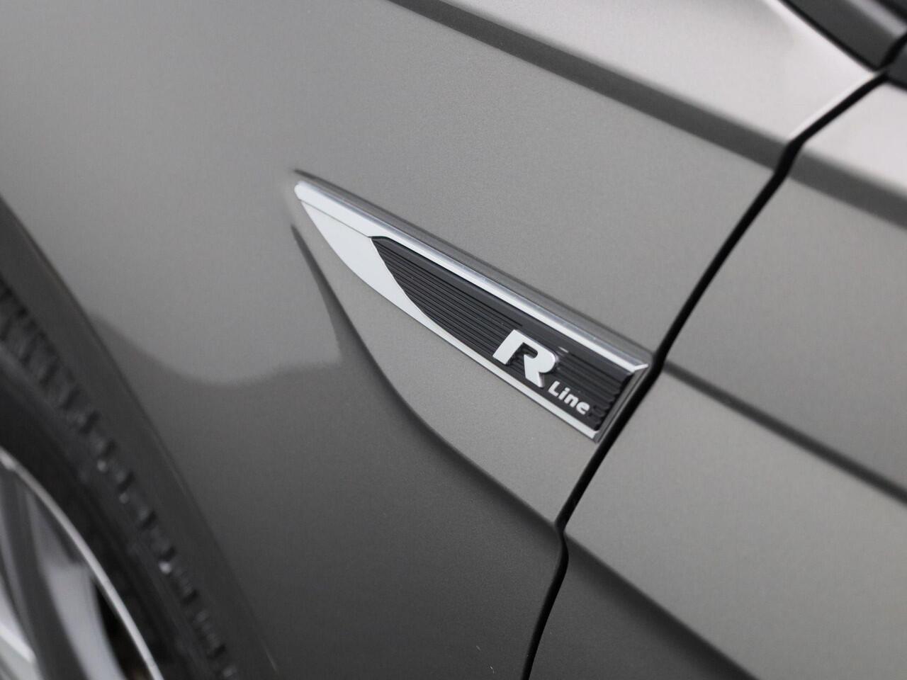 Volkswagen POLO 1.0 TSI R-Line Edition | All-Seasonbanden | R-Line Exterieurpakket | Adaptieve Cruise Control | Airconditioning | 16" LMV | Privacy Glass | Licht-& Regensensor | Apple Carplay & Android Auto