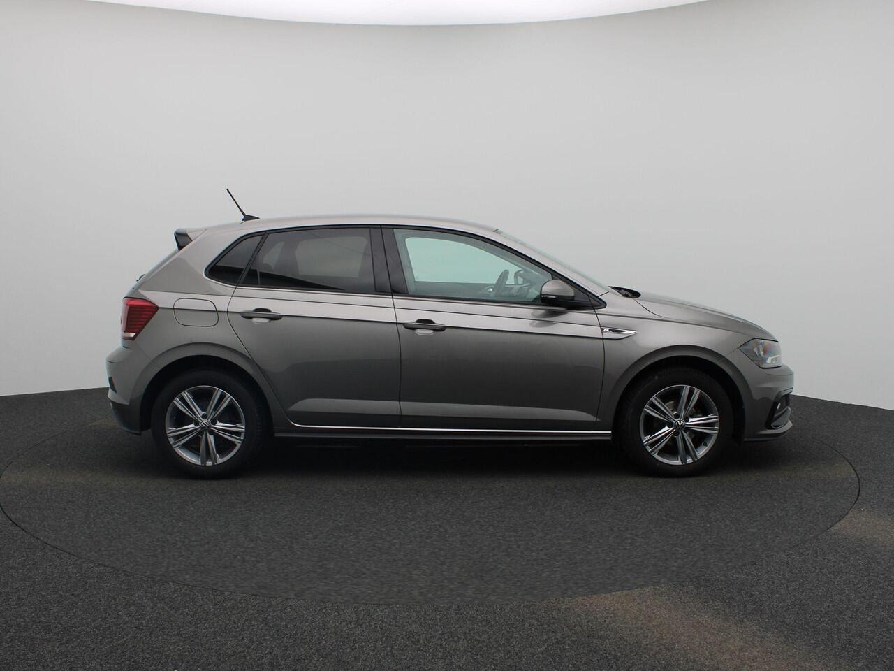 Volkswagen POLO 1.0 TSI R-Line Edition | All-Seasonbanden | R-Line Exterieurpakket | Adaptieve Cruise Control | Airconditioning | 16" LMV | Privacy Glass | Licht-& Regensensor | Apple Carplay & Android Auto