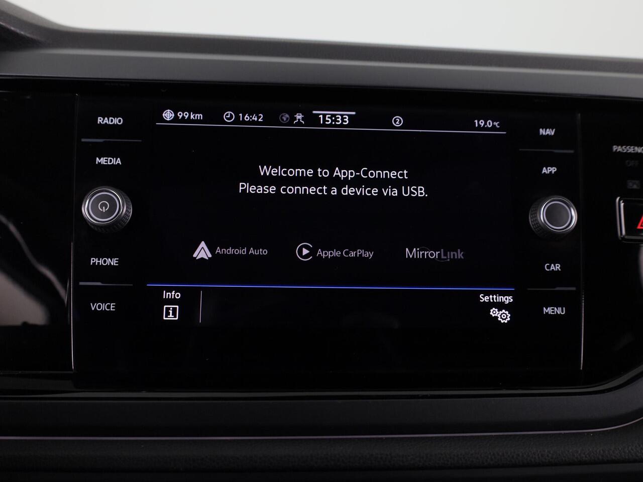 Volkswagen POLO 1.0 TSI R-Line 95PK | Automaat (DSG) | Panoramadak | Camera | Stoelverwarming