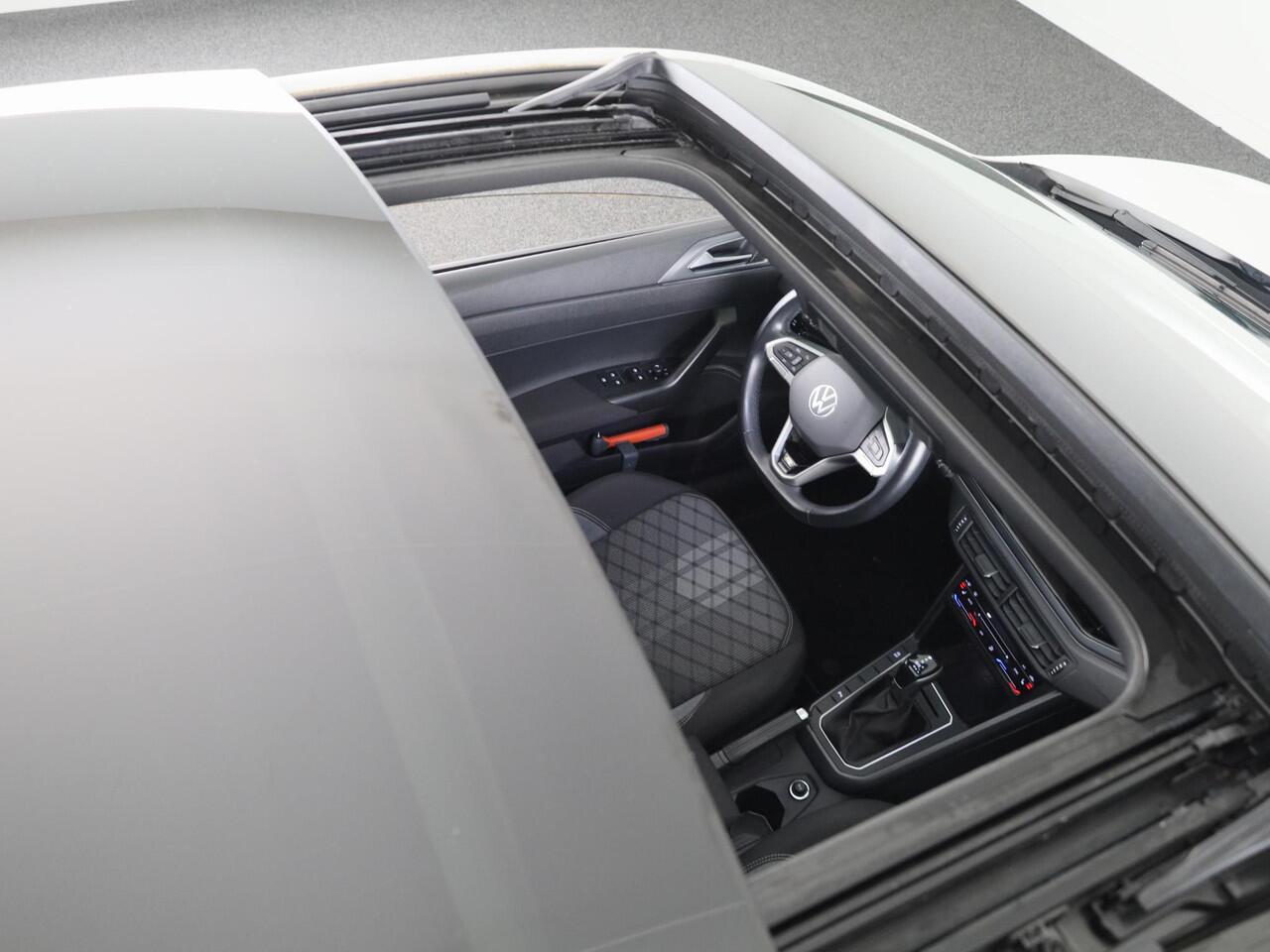 Volkswagen POLO 1.0 TSI R-Line 95PK | Automaat (DSG) | Panoramadak | Camera | Stoelverwarming