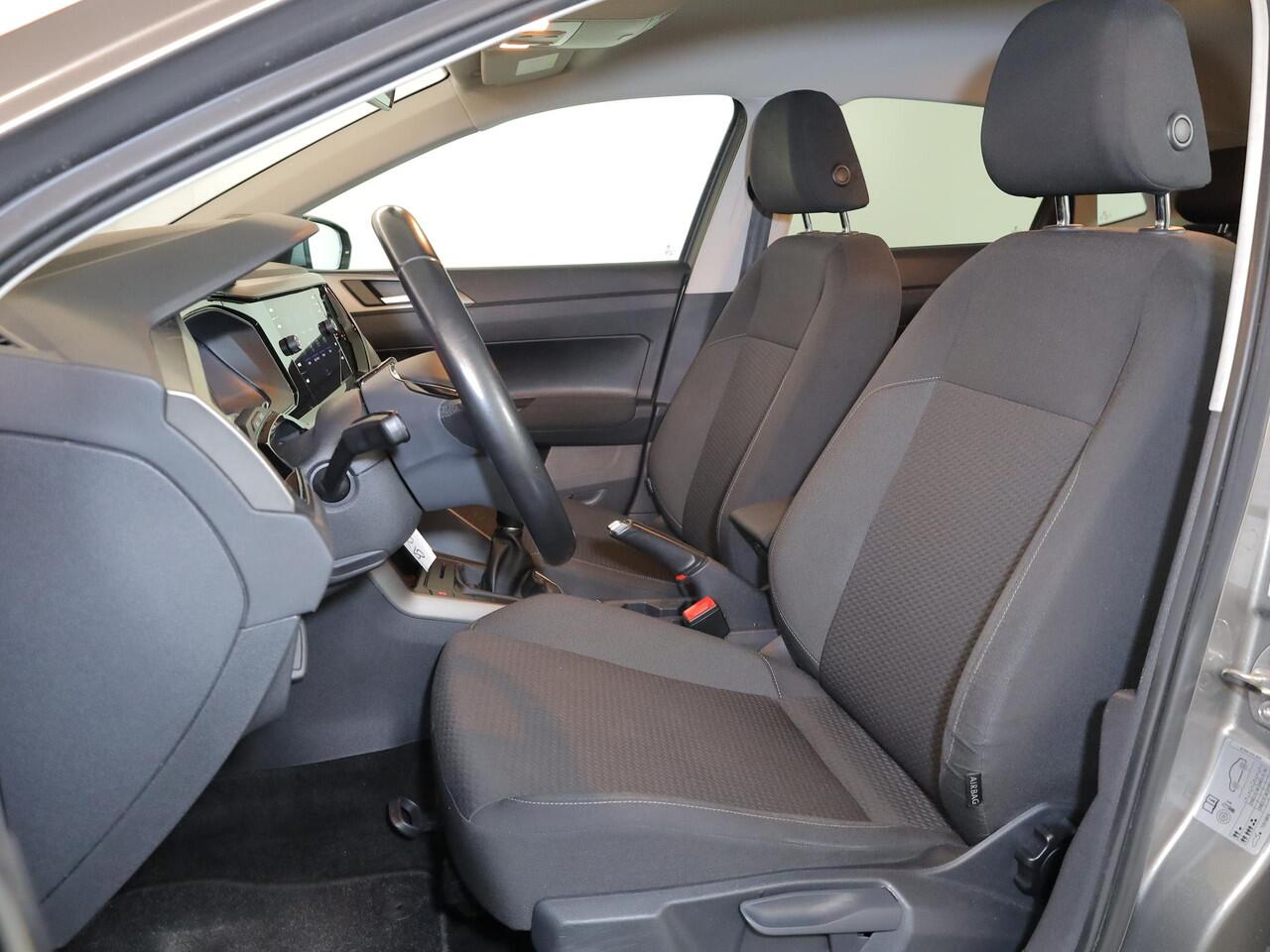 Volkswagen POLO 1.0 TSI R-Line Edition 95 pk | Navigatie | Parkeersensoren | Adaptieve cruise control | Apple Carplay/Android Auto |