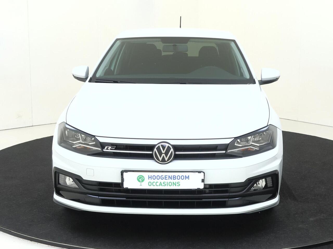 Volkswagen POLO 1.0 TSI R-Line Edition | Achteruitrijcamera | Navigatie | Adaptieve cruise control | CarPlay | Airco | Bluetooth | Draadloze telefoonlader |
