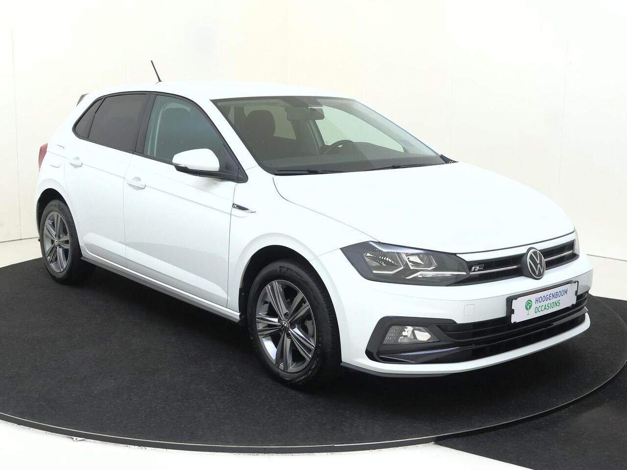 Volkswagen POLO 1.0 TSI R-Line Edition | Achteruitrijcamera | Navigatie | Adaptieve cruise control | CarPlay | Airco | Bluetooth | Draadloze telefoonlader |