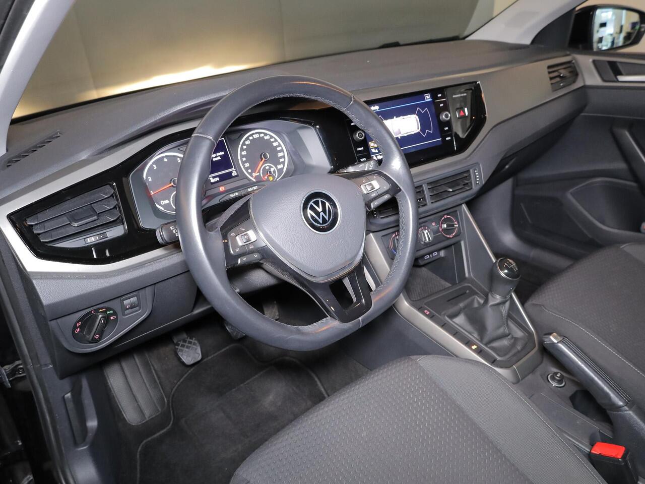 Volkswagen POLO 1.0 TSI R-Line Edition 95 pk | Airco | Parkeersensoren | Adaptieve cruise control | Licht- en zicht pakket | R-Line exterieur |