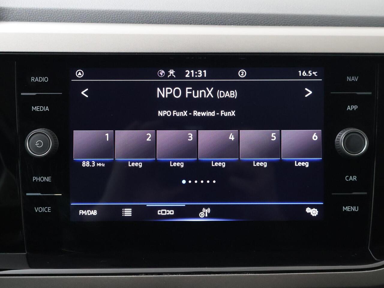 Volkswagen POLO 1.0 TSI R-Line Edition | 95 PK | Adaptive cruise control | Parkeersensoren | Apple Carplay/Android Auto | R-Line |