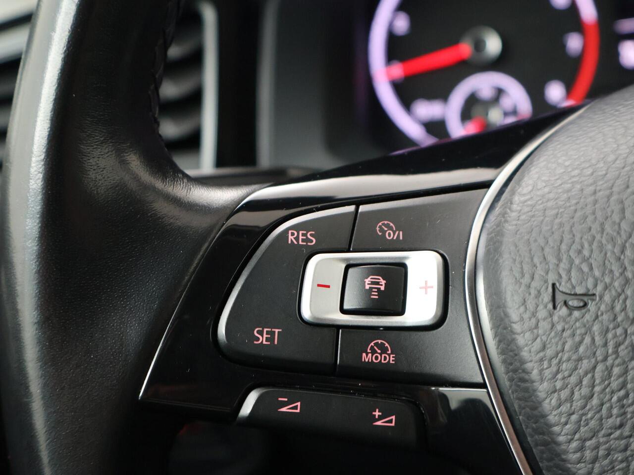 Volkswagen POLO 1.0 TSI R-Line Edition | 95 PK | Adaptive cruise control | Parkeersensoren | Apple Carplay/Android Auto | R-Line |