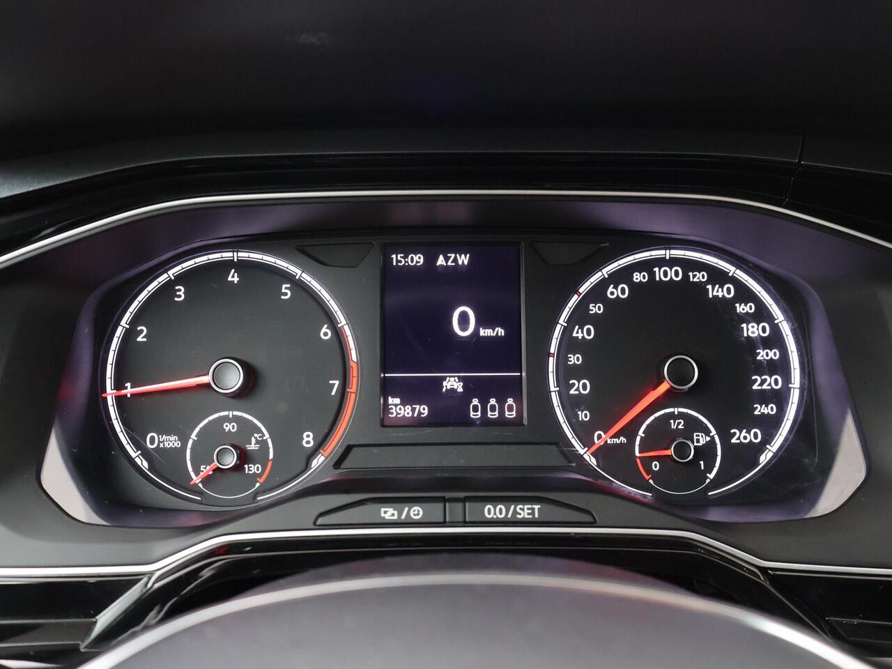 Volkswagen POLO 1.0 TSI Highline | 95 PK | Adapative cruise control | Parkeersensoren | Apple Carplay/Android Auto |