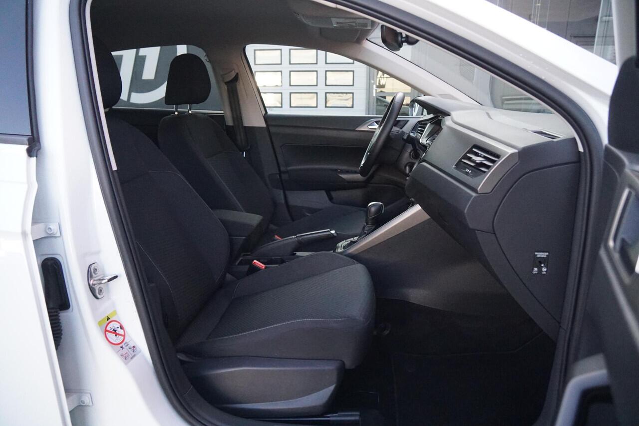 Volkswagen POLO 1.0 TSI Comfortline Automaat + STOELVERWARMING / TREKHAAK / APPLE CARPLAY